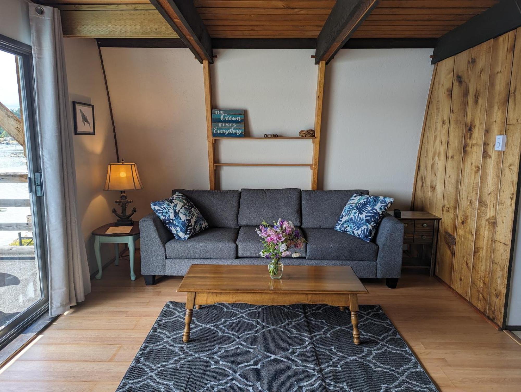 Jade Resort-Oceanfront Suites In Gowlland Harbour Heriot Bay Ngoại thất bức ảnh